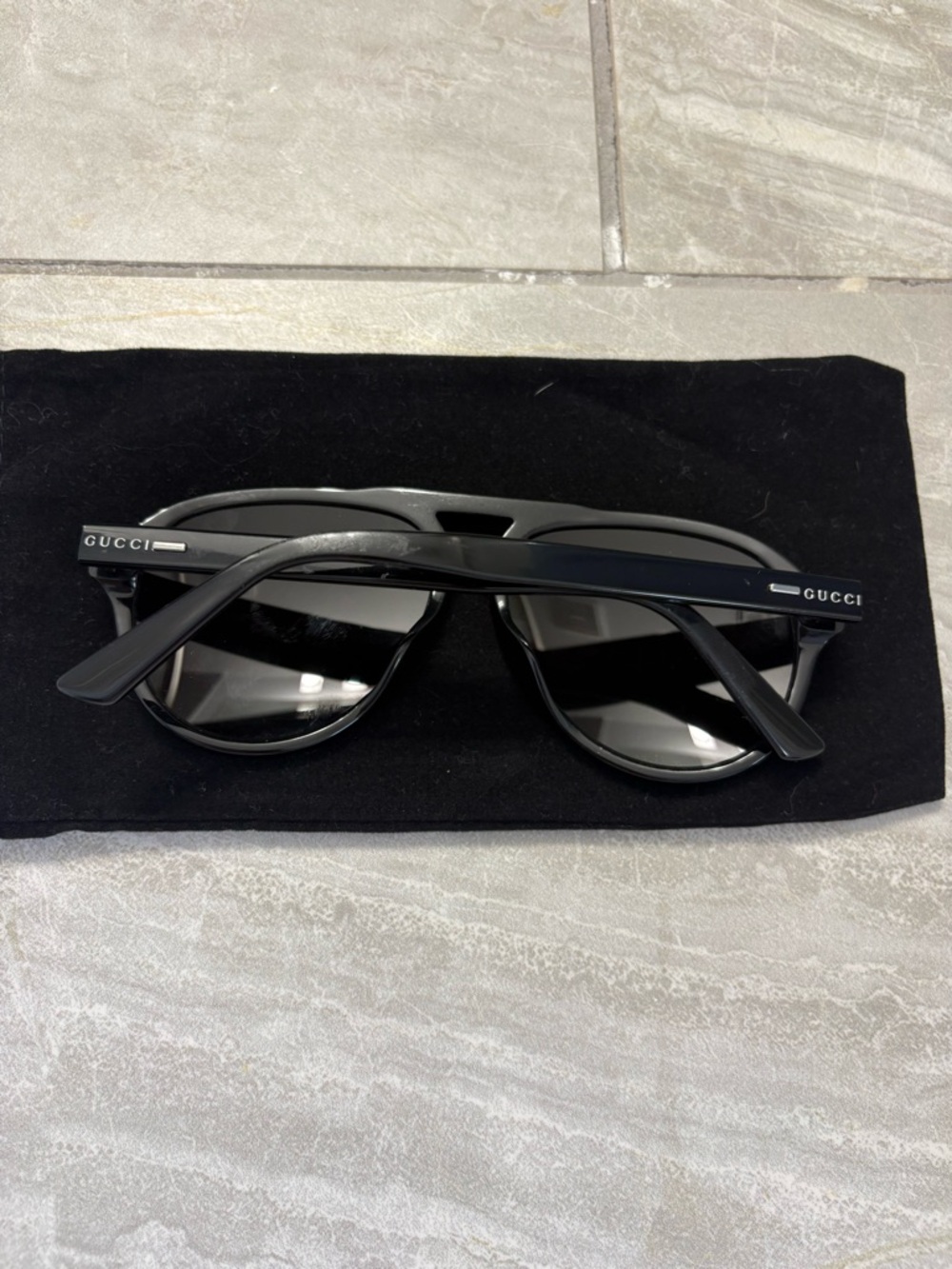 Gucci Black Gloss Aviator Sunglasses with Gold Accent - Picture 7 of 7